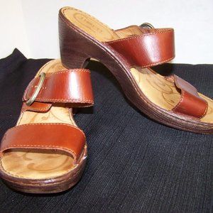 WOMANS  BORN SANDALS